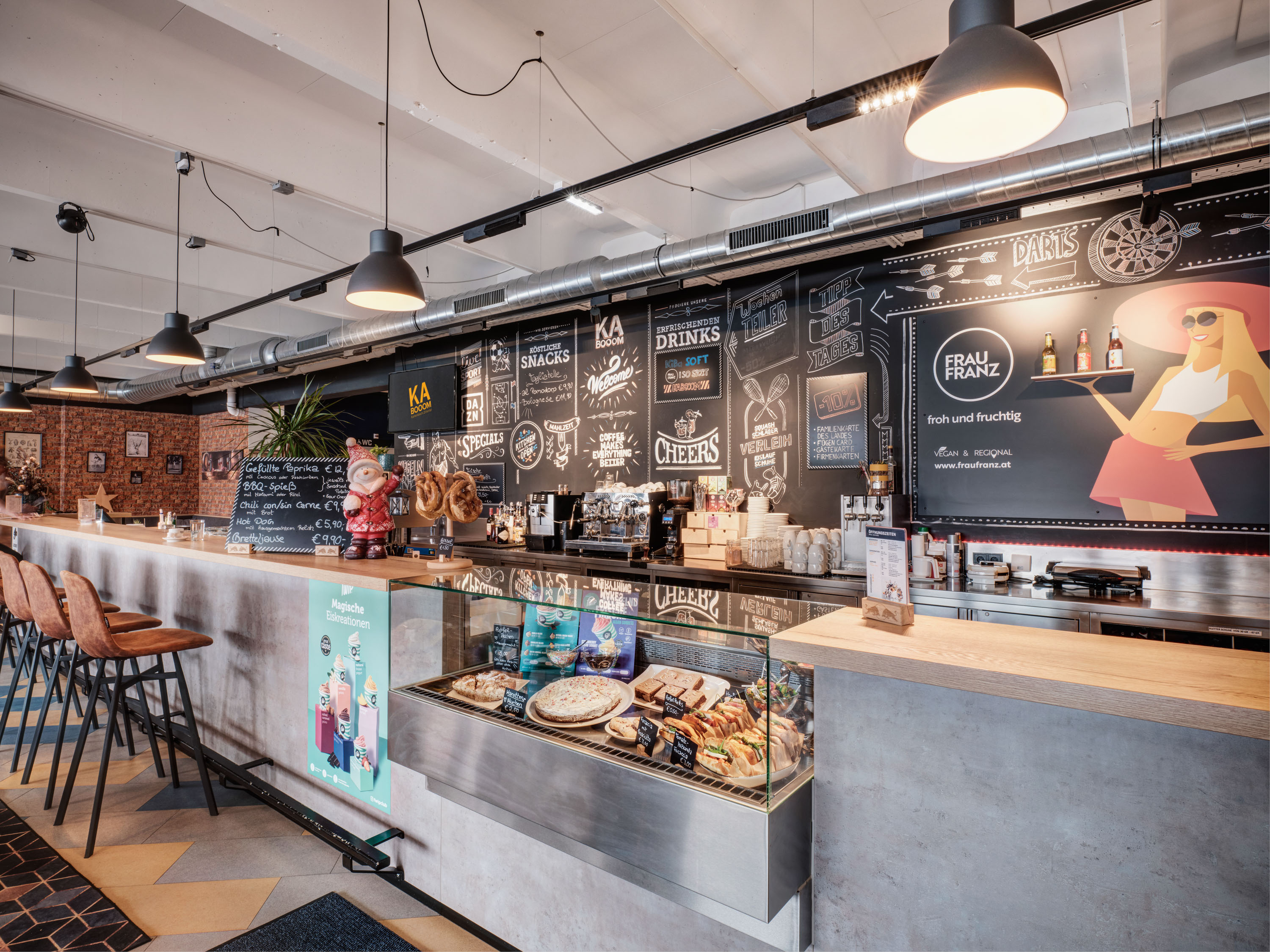 Kabooom Bistro Kaltenbach Zillertal Dominik Hollaus Fotografie Grafikdesign