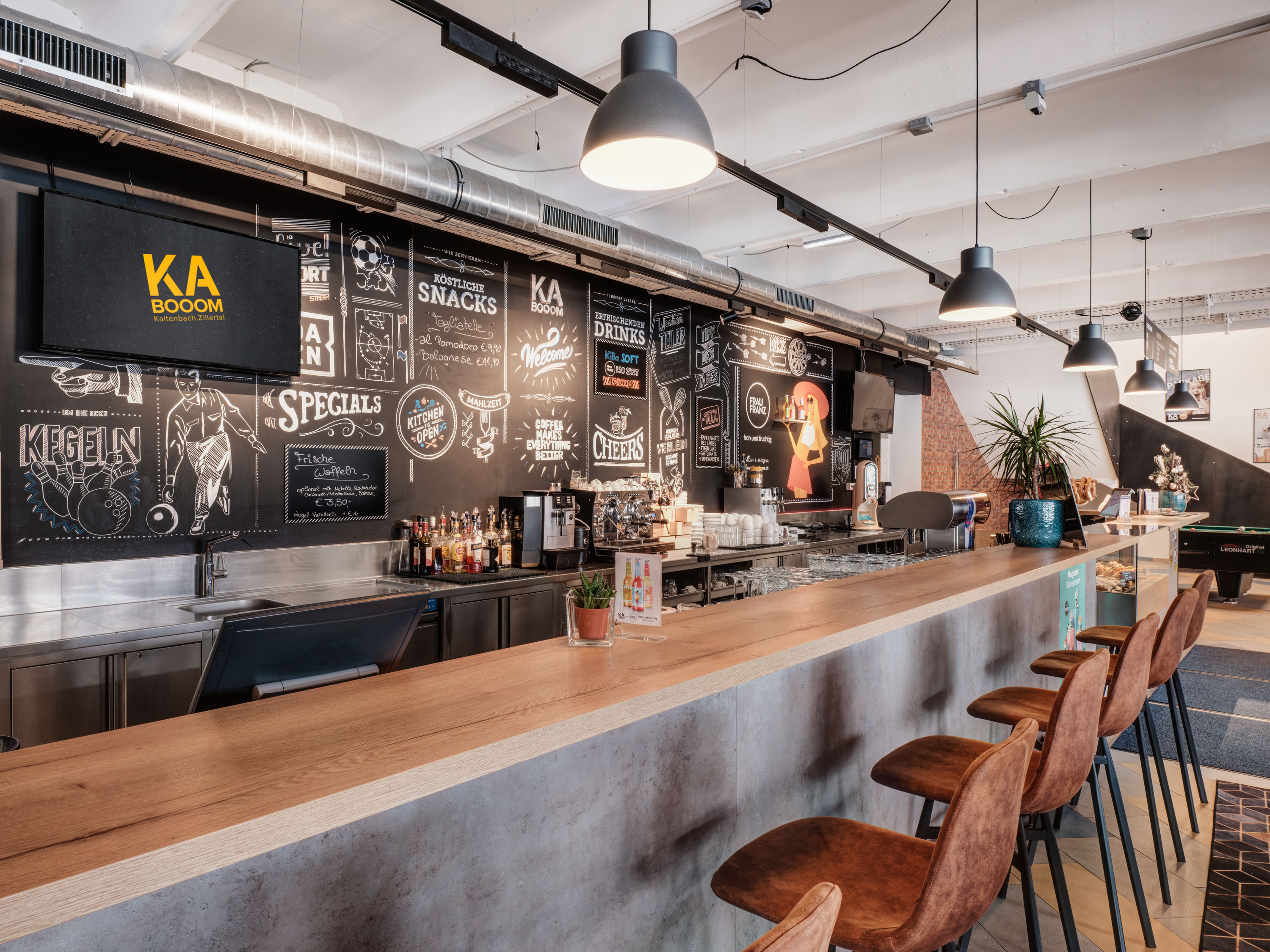 Kabooom Bistro Kaltenbach Zillertal Dominik Hollaus Fotografie Grafikdesign