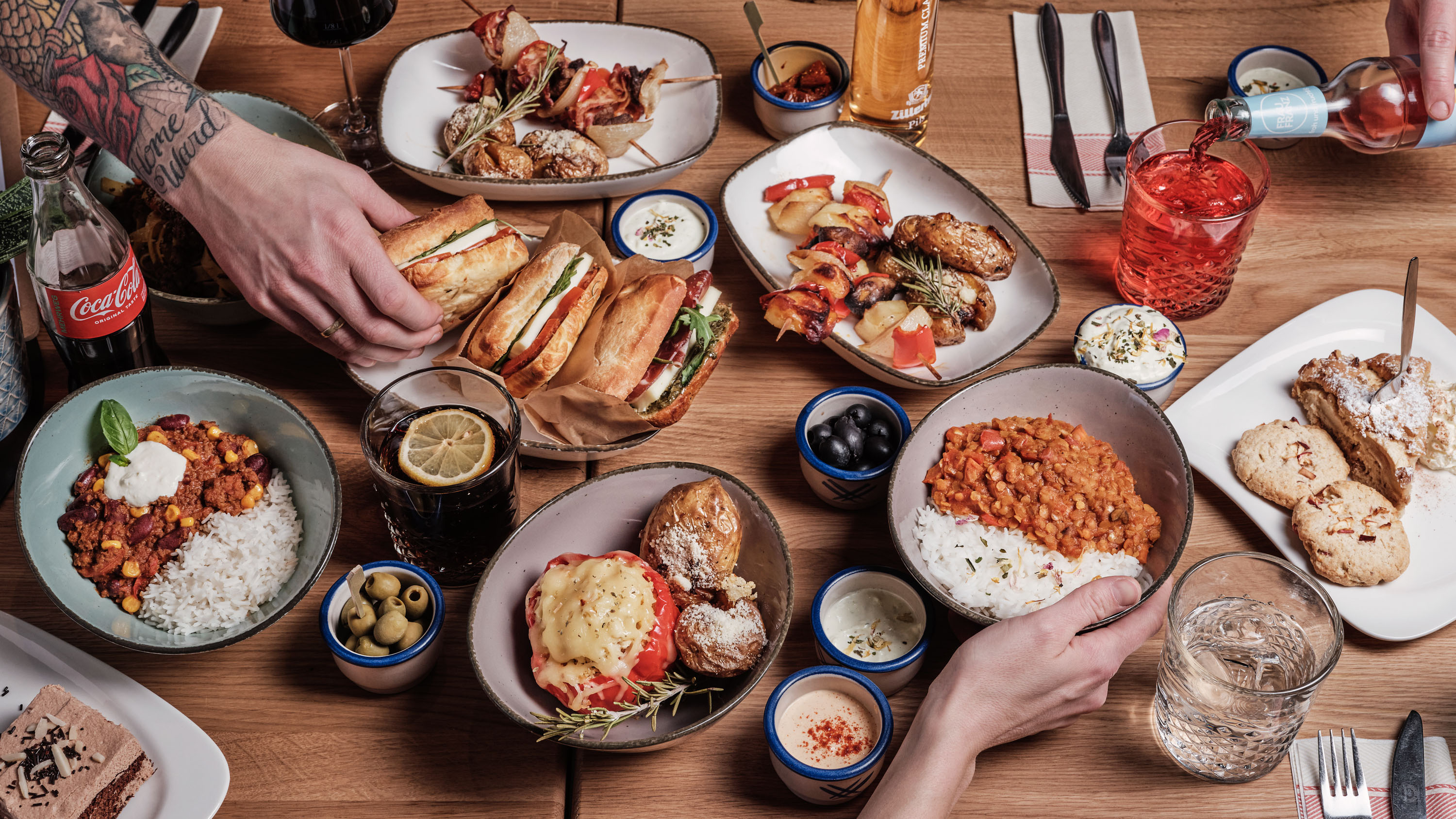 Kabooom Bistro Kaltenbach Zillertal Dominik Hollaus Fotografie Grafikdesign