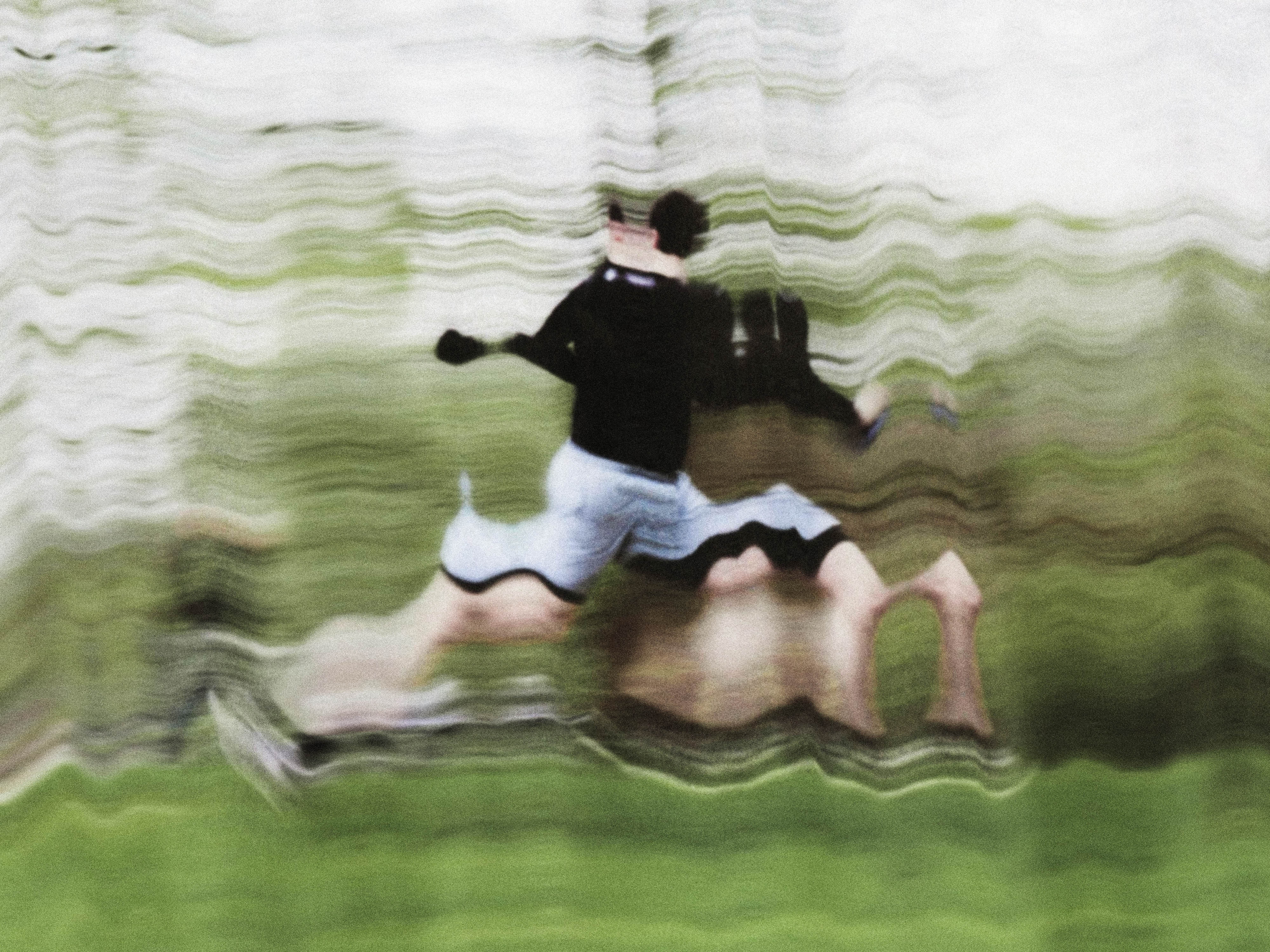 Physiolab6020 Läufer im Wald Dominik Hollaus Fotografie Grafikdesign